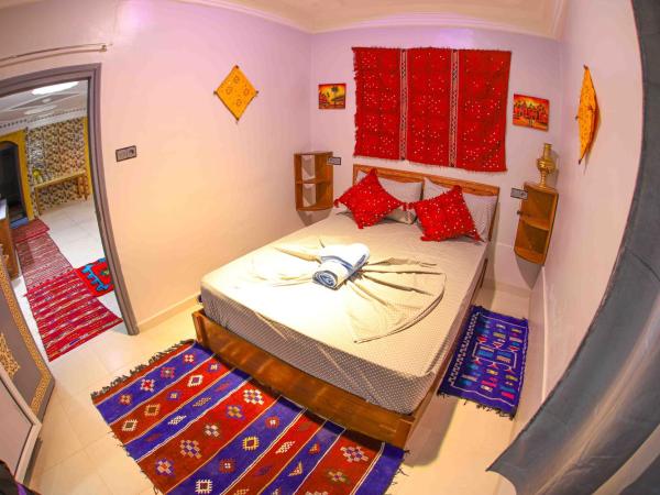 The Rina Hostel : photo 9 de la chambre chambre double avec salle de bains privative