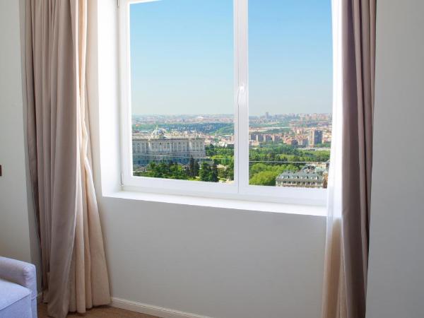 Riu Plaza España : photo 7 de la chambre chambre lit king-size supérieure deluxe avec vue