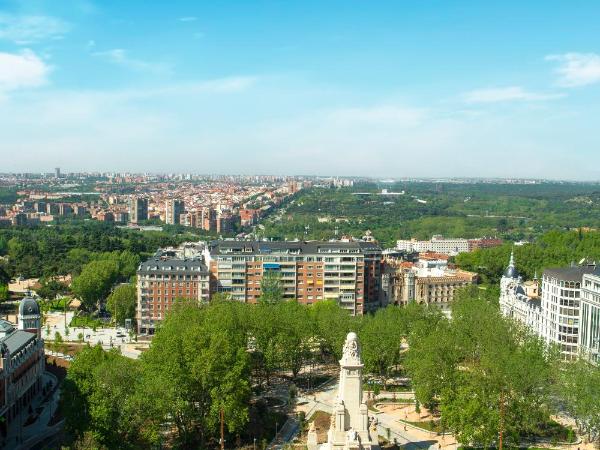 Riu Plaza España : photo 8 de la chambre chambre lit king-size supérieure deluxe avec vue