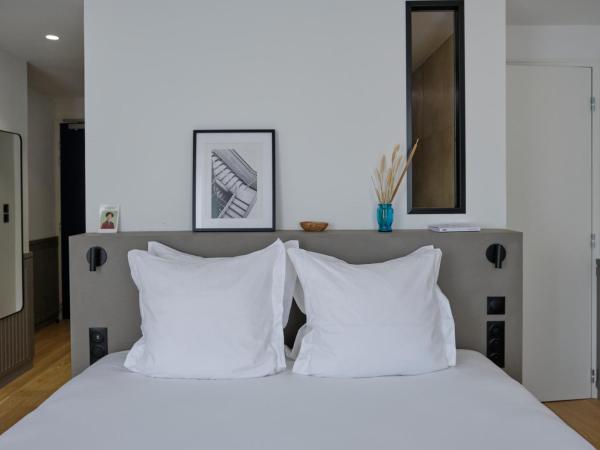 Maison Juste : photo 6 de la chambre chambre lit king-size - vue sur jardin