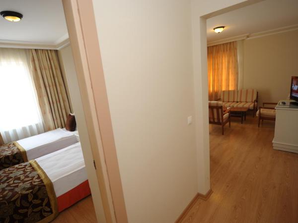 Suite Laguna Otel : photo 2 de la chambre chambre familiale (4 adultes)