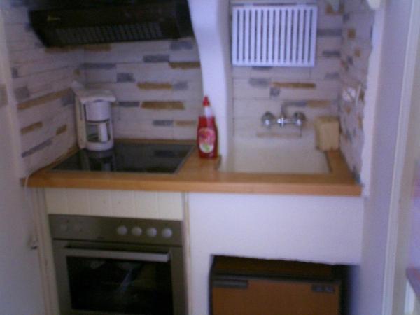 Studios & Suites Rania : photo 2 de la chambre studio (2 adultes) - vue sur jardin