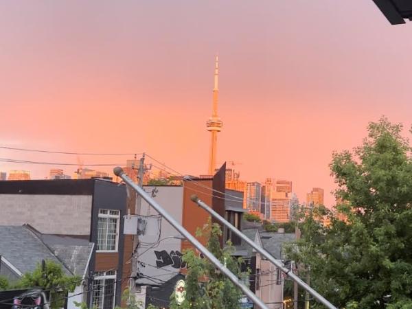 Samesun Toronto : photo 8 de la chambre chambre lit queen-size avec balcon