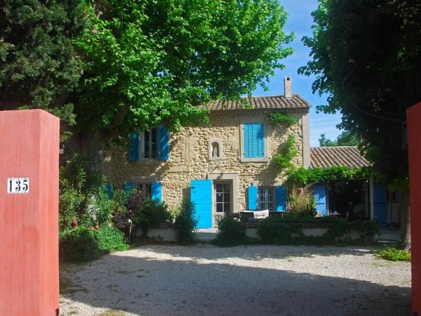 Les Volets Bleus Provence : photo 4 de la chambre studio avec terrasse