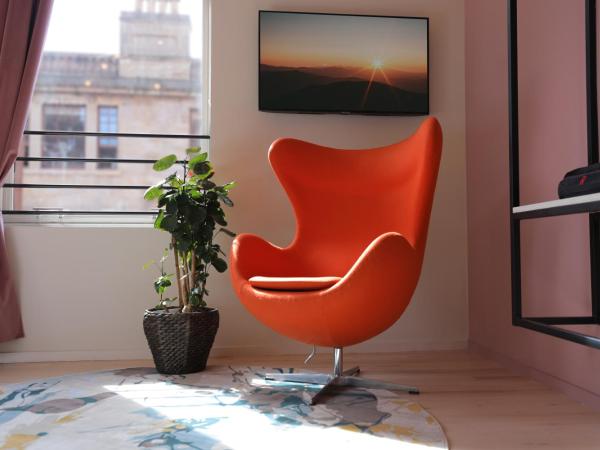 Revolver : photo 3 de la chambre king size bed - shared facilities