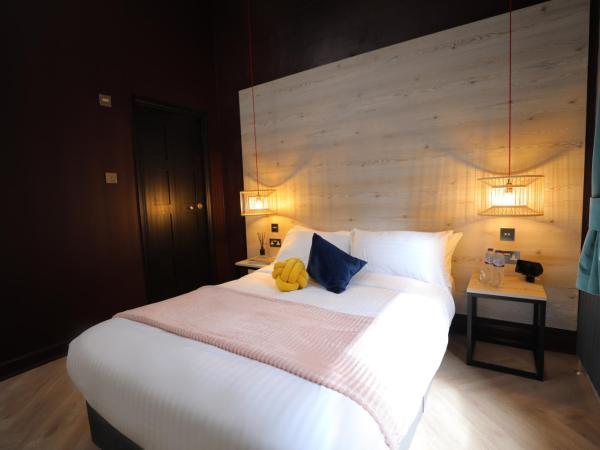 Revolver : photo 2 de la chambre double bed - private ensuite facilities 