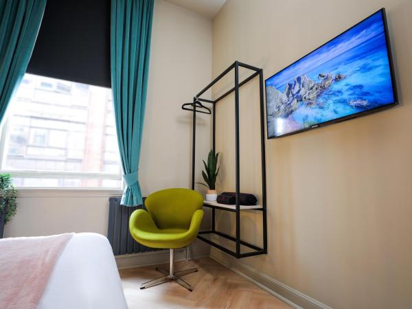 Revolver : photo 4 de la chambre double bed - private ensuite facilities 