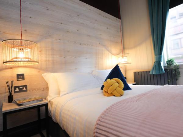 Revolver : photo 3 de la chambre double bed - private ensuite facilities 