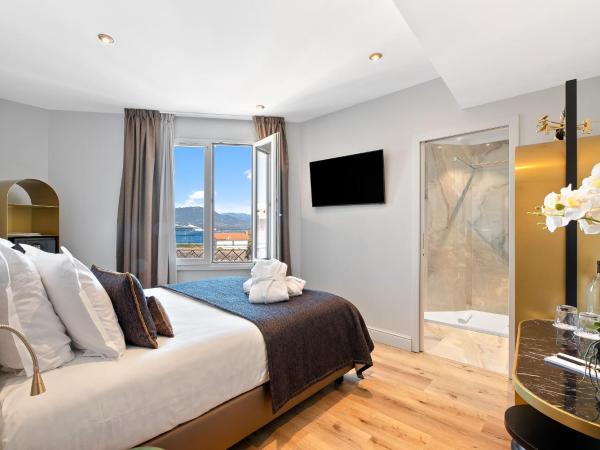 Hotel San Carlu Citadelle Ajaccio : photo 1 de la chambre chambre avec vue citadelle