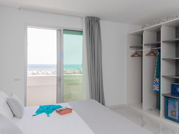 Hotel Due Mari & SPA : photo 1 de la chambre junior suite family deluxe with sea view and spa access
