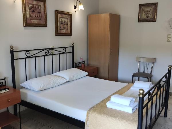 Exarchos Guest House : photo 5 de la chambre chambre double