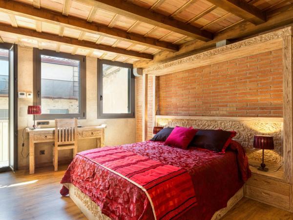 Hotel Històric : photo 1 de la chambre chambre double rouge