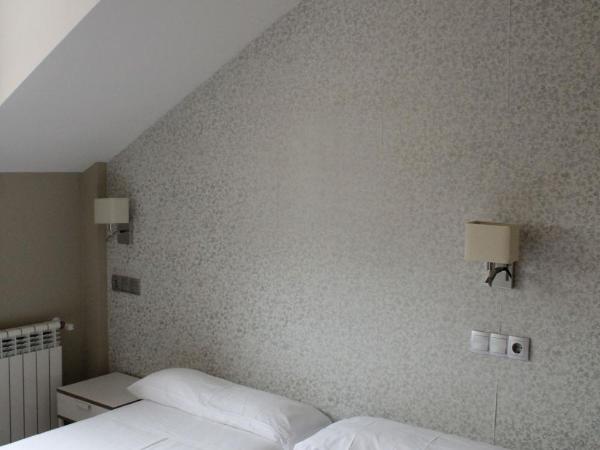 Hotel Boutique Rosal Oviedo : photo 2 de la chambre chambre quadruple confort