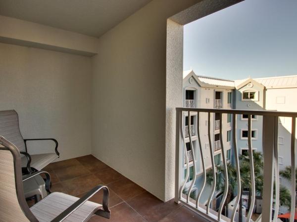 Holiday Inn Resort Orlando - Lake Buena Vista, an IHG Hotel : photo 3 de la chambre chambre lit king-size avec balcon - repas gratuits pour les enfants