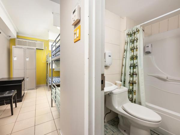 Samesun Montreal Hotel & Hostel : photo 1 de la chambre lit dans dortoir mixte de 4 lits