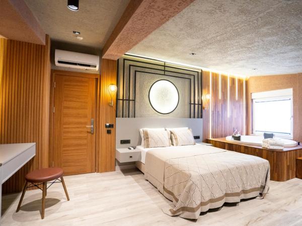 Antalya City Hotel & Spa : photo 6 de la chambre suite lit king-size avec baignoire spa