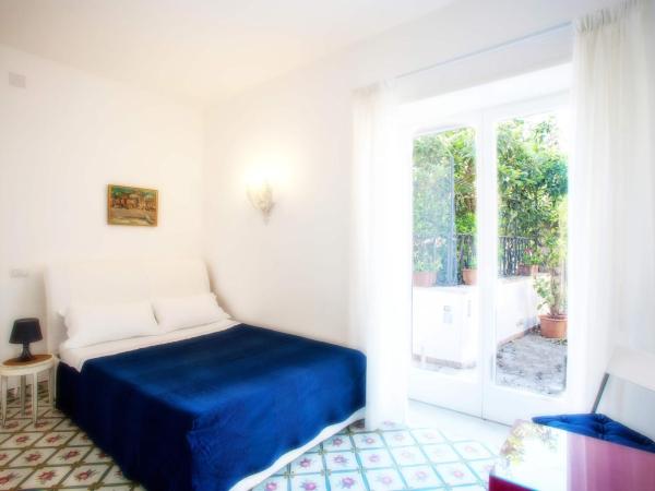 Villa Silia : photo 1 de la chambre chambre double avec terrasse pa2