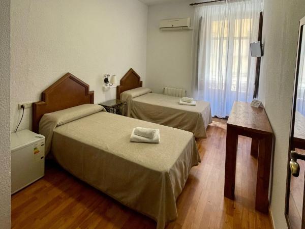 Arteaga Hostal & Baños Arabes Elvira : photo 6 de la chambre chambre lits jumeaux