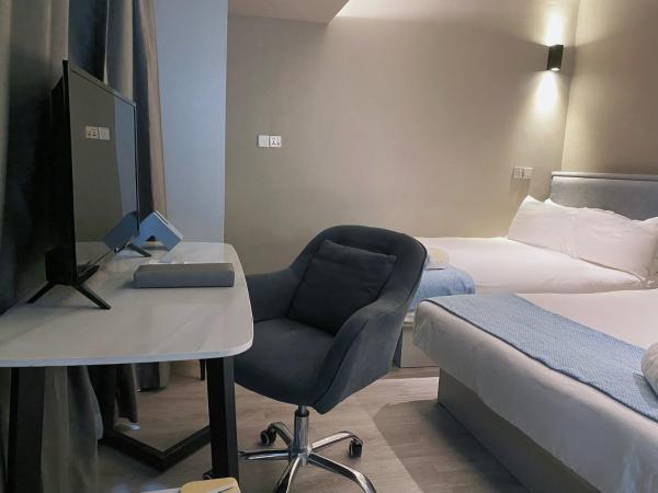 Hotel Calmo Bugis : photo 2 de la chambre chambre familiale