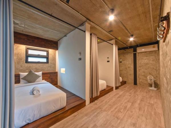 The Entaneer Poshtel : photo 5 de la chambre 2-6 single beds in mixed dormitory room (shared bathroom)