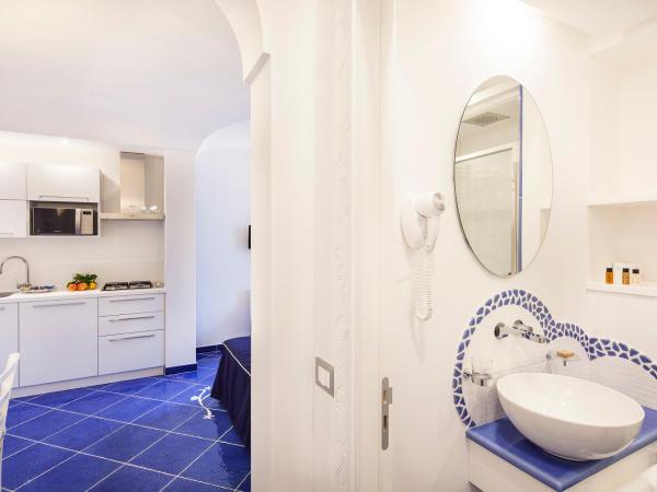 Ischia Blu Resort : photo 4 de la chambre studio avec patio