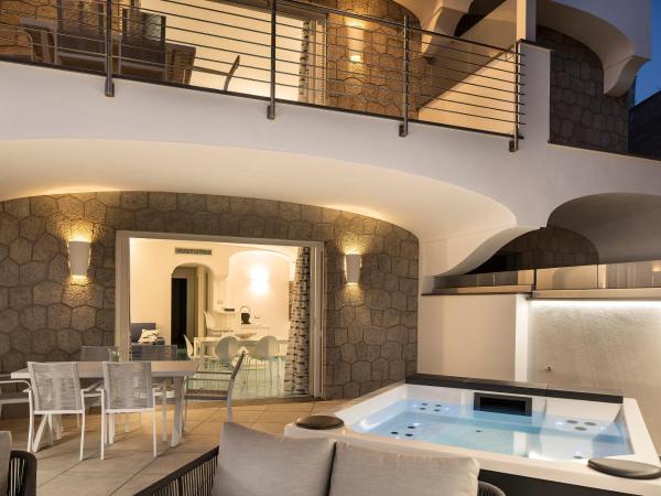 Ischia Blu Resort : photo 7 de la chambre suite avec jacuzzi