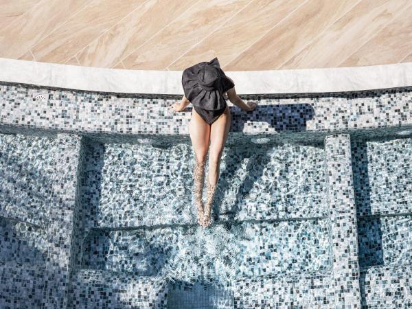 Nautilux Rethymno by Mage Hotels : photo 4 de la chambre chambre supérieure avec petite piscine - vue sur piscine