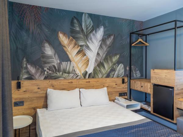 Pure Blanche Hotel : photo 1 de la chambre grande chambre double