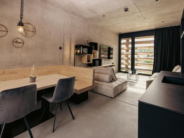 Bretterhotel : photo 4 de la chambre suite familiale