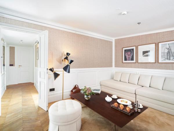 BLESS Hotel Madrid - The Leading Hotels of the World : photo 3 de la chambre villa avec baignoire spa et terrasse