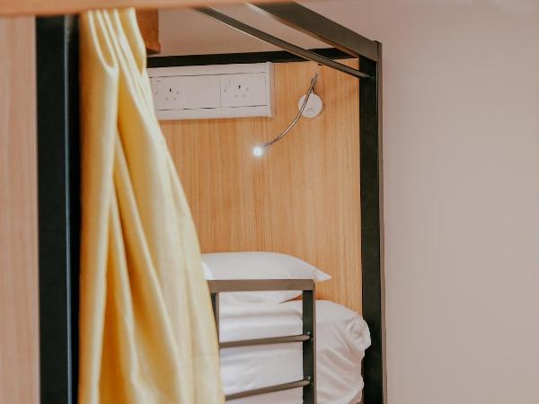 Canbe Garden Lane Backpackers : photo 3 de la chambre lit dans dortoir mixte de 8 lits avec salle de bains commune