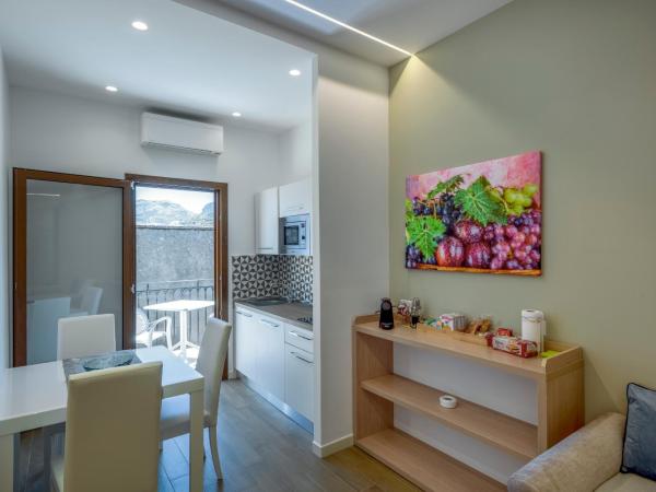 Cuore di Sorrento Suites : photo 5 de la chambre suite familiale avec balcon