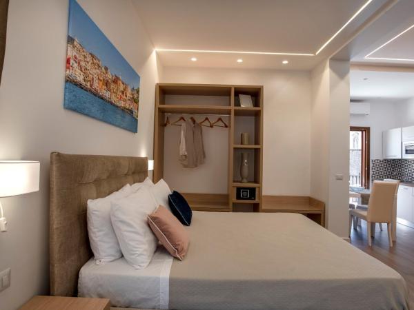 Cuore di Sorrento Suites : photo 4 de la chambre suite familiale avec balcon