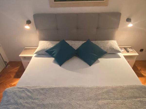 Guest House Romansa : photo 1 de la chambre chambre double ou lits jumeaux deluxe - vue sur mer