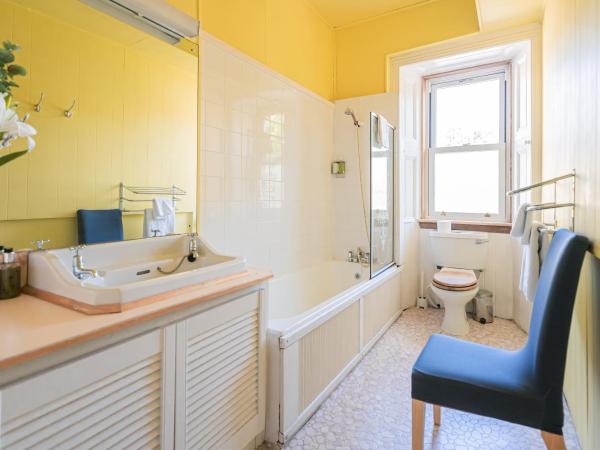 Rosehall Hotel : photo 7 de la chambre chambre simple avec salle de bains extérieure privative