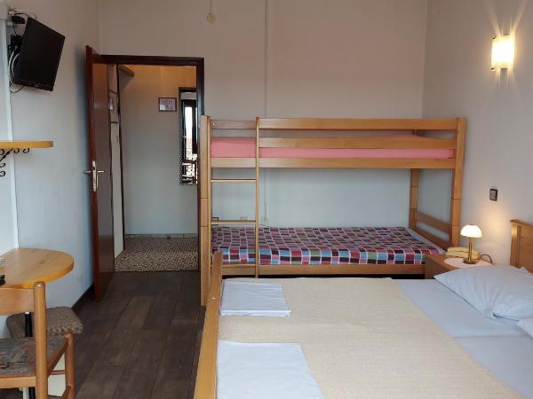 Pansion Klaudija : photo 4 de la chambre chambre triple - vue sur mer