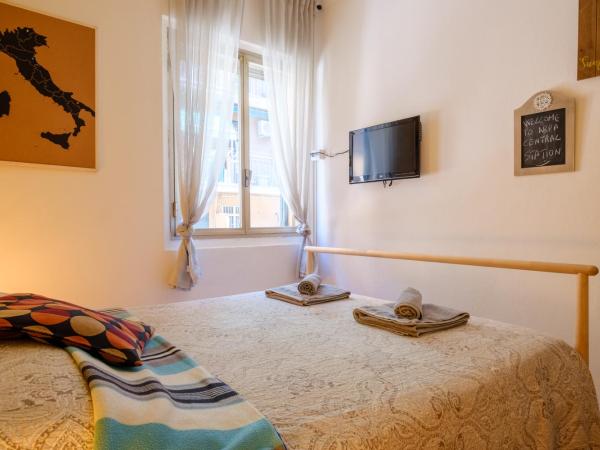 ARPA CENTRAL STATION : photo 5 de la chambre chambre double avec salle de bains commune