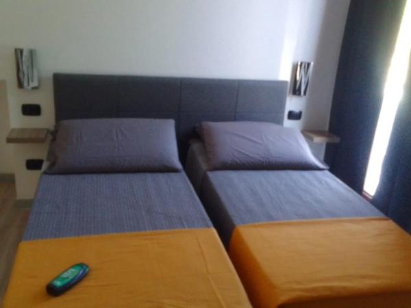 Poste Regie - Milan Guest House : photo 1 de la chambre chambre triple confort avec douche