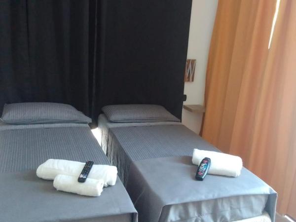 Poste Regie - Milan Guest House : photo 2 de la chambre chambre triple confort avec douche