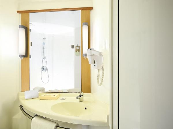 ibis Chennai Sipcot - An Accor Brand : photo 9 de la chambre chambre lit queen-size standard