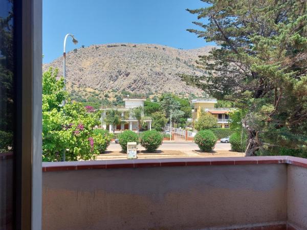 I love Mondello 10 min dal mare a piedi : photo 10 de la chambre chambre double