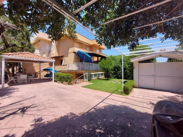 I love Mondello 10 min dal mare a piedi : photo 1 de la chambre chambre double