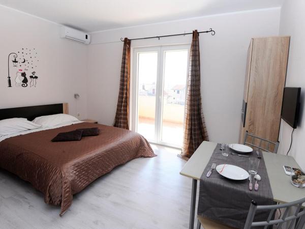 Apartments & Rooms Krecak Sibenik : photo 1 de la chambre studio - vue sur mer
