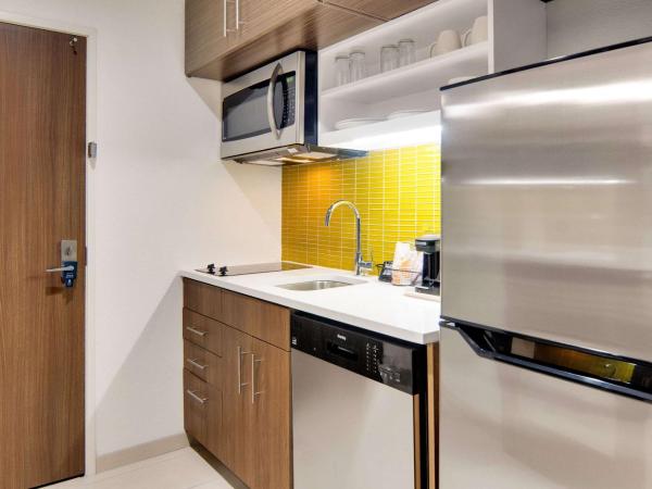 MainStay Suites Dallas Northwest - Irving : photo 1 de la chambre chambre lit king-size