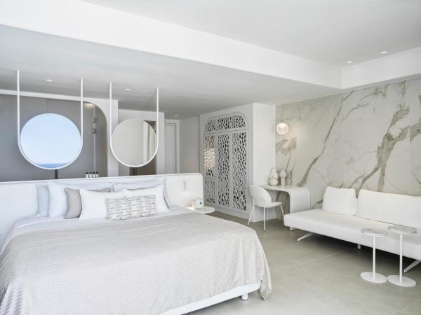 Lovia Mykonos : photo 7 de la chambre suite signature avec bain à remous - vue sur mer