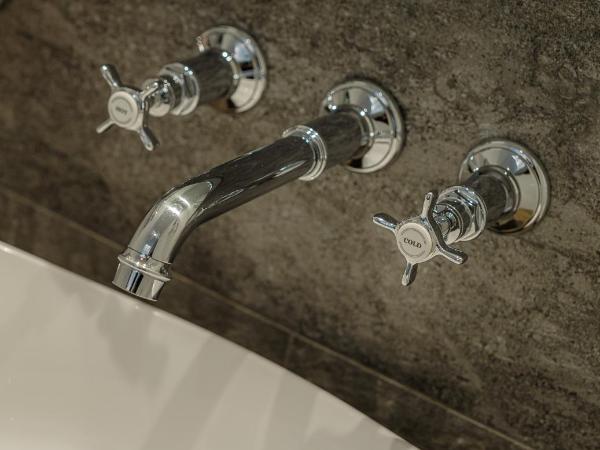 Hotel Bella Vista Zermatt : photo 7 de la chambre chambre double romantique avec balcon - vue sur cervin