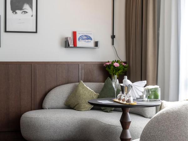Le Louise Hotel Brussels - MGallery : photo 2 de la chambre suite hommage audrey hepburn - vue sur cour