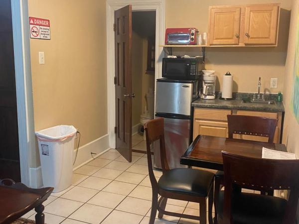 Balcony Guest House : photo 4 de la chambre suite lit queen-size deluxe