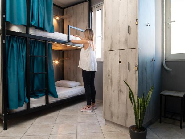 Bedway Athens Hostel : photo 9 de la chambre lit simple dans dortoir pour femmes