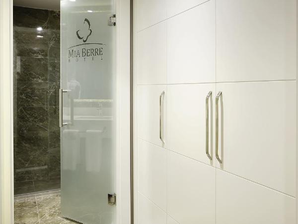 Mia Berre Hotels : photo 7 de la chambre chambre deluxe double ou lits jumeaux